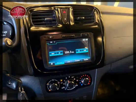 RENAULT-SANDERO-2020