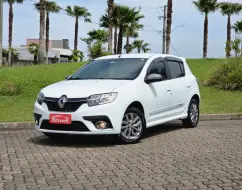 RENAULT SANDERO 1.0 12V SCE FLEX GT LINE MANUAL RENAULT SANDERO 1.0 12V SCE FLEX GT LINE MANUAL