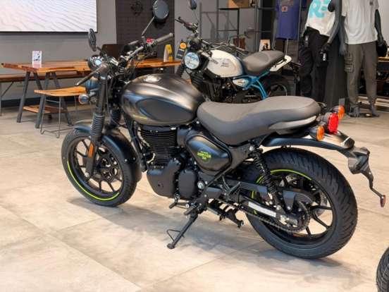 ROYAL ENFIELD-HUNTER 350-2026