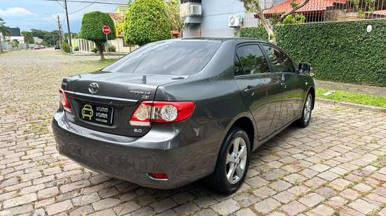 TOYOTA-COROLLA-2011