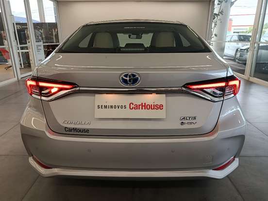 TOYOTA-COROLLA-2025