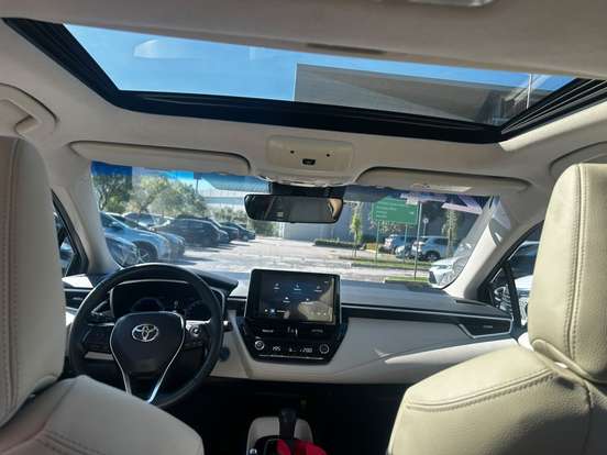TOYOTA-COROLLA-2023
