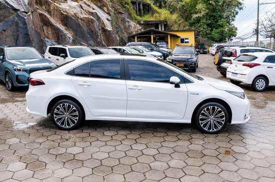 TOYOTA-COROLLA-2021
