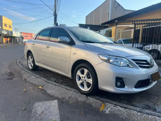 TOYOTA-COROLLA-2011