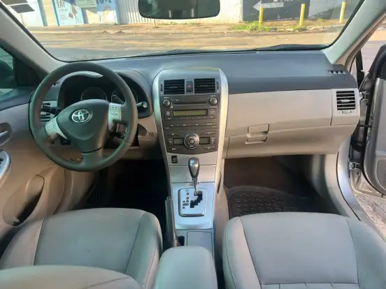 TOYOTA-COROLLA-2011