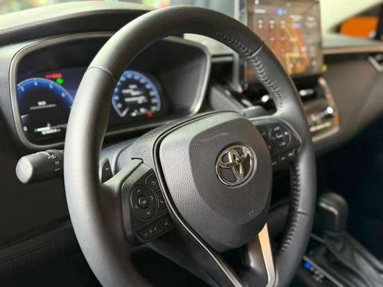 TOYOTA-COROLLA-2025