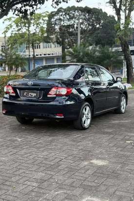 TOYOTA-COROLLA-2013