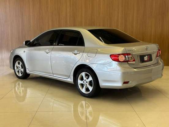 TOYOTA-COROLLA-2013