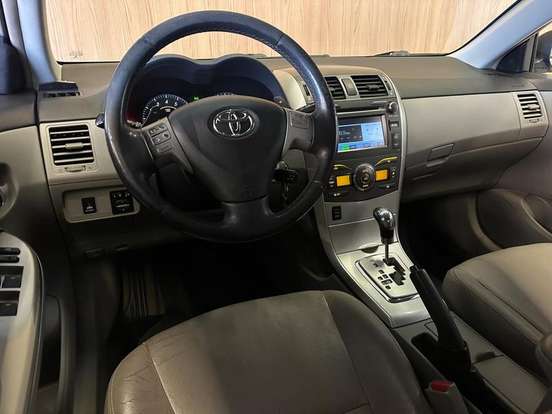 TOYOTA-COROLLA-2013