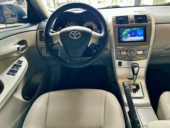 TOYOTA-COROLLA-2011
