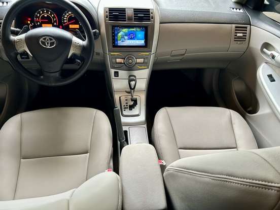 TOYOTA-COROLLA-2011