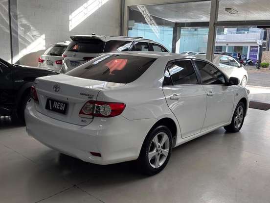 TOYOTA-COROLLA-2013