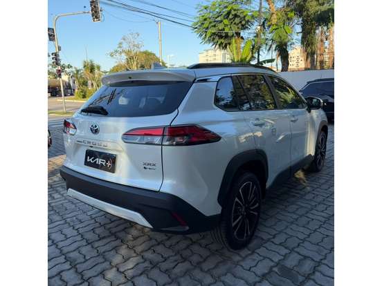 TOYOTA-COROLLA CROSS-2024
