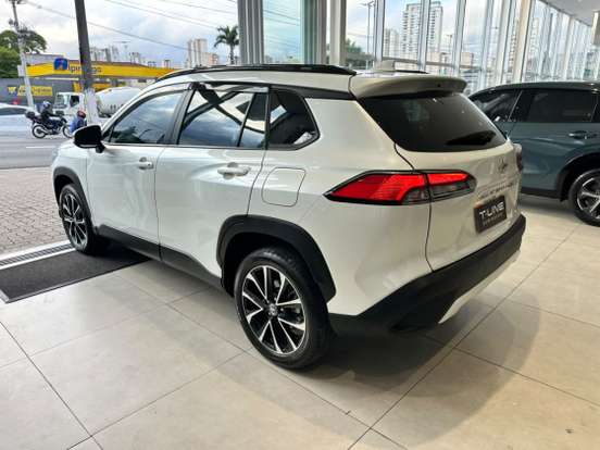 TOYOTA-COROLLA CROSS-2024
