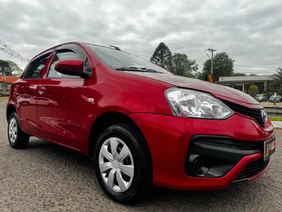 TOYOTA-ETIOS-2017