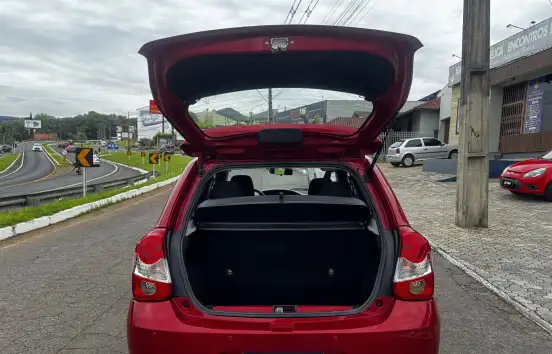 TOYOTA-ETIOS-2017