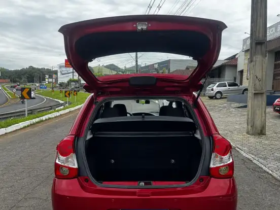 TOYOTA-ETIOS-1.3 X 16V FLEX 4P MANUAL TOYOTA-ETIOS-2017