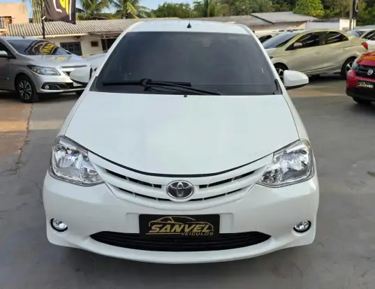 TOYOTA-ETIOS-2015
