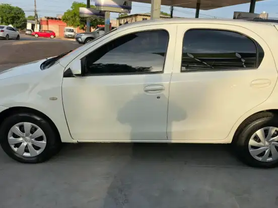 TOYOTA-ETIOS-1.3 X 16V FLEX 4P MANUAL TOYOTA-ETIOS-2015