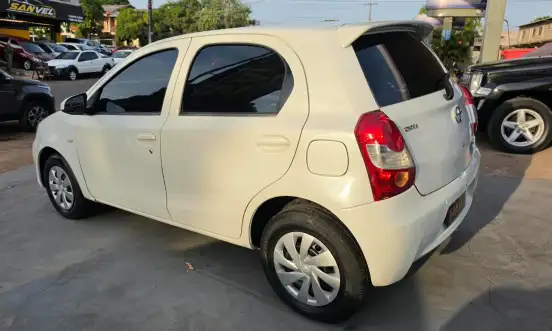 TOYOTA-ETIOS-2015
