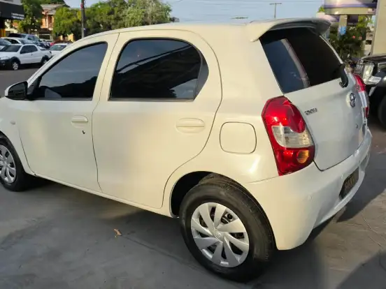 TOYOTA-ETIOS-1.3 X 16V FLEX 4P MANUAL TOYOTA-ETIOS-2015