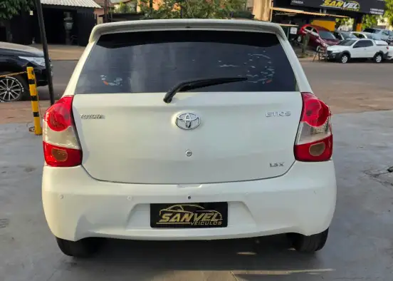 TOYOTA-ETIOS-2015