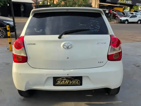TOYOTA-ETIOS-1.3 X 16V FLEX 4P MANUAL TOYOTA-ETIOS-2015