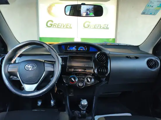 TOYOTA-ETIOS-2019