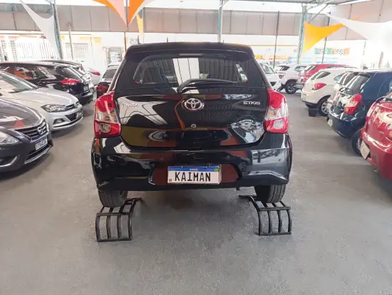 TOYOTA-ETIOS-2018