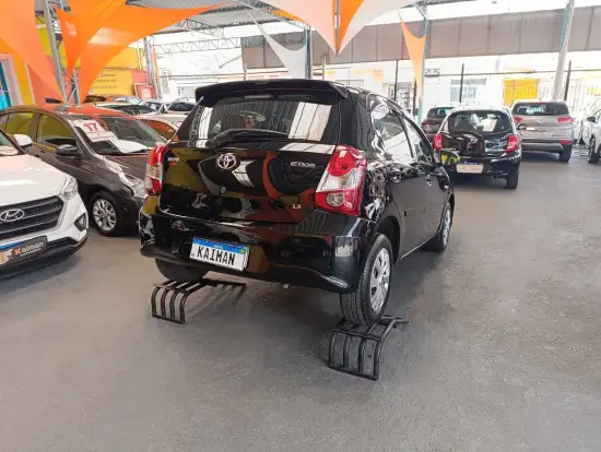 TOYOTA-ETIOS-2018