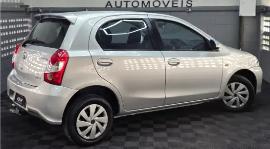 TOYOTA-ETIOS-2017