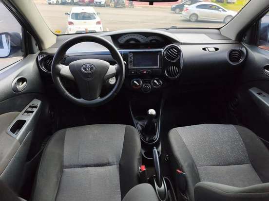 TOYOTA-ETIOS-2014