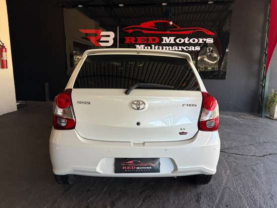 TOYOTA-ETIOS-2018