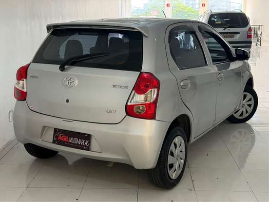 TOYOTA-ETIOS-2017