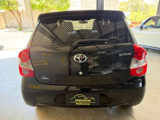 TOYOTA-ETIOS-1.3 X 16V FLEX 4P MANUAL TOYOTA-ETIOS-2013