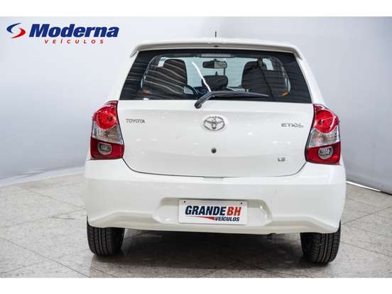 TOYOTA-ETIOS-1.5 X PLUS 16V FLEX 4P AUTOMÁTICO TOYOTA-ETIOS-2018