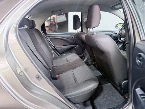 TOYOTA-ETIOS-1.5 X PLUS SEDAN 16V FLEX 4P AUTOMÁTICO TOYOTA-ETIOS-2019