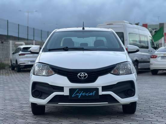 TOYOTA-ETIOS-2020
