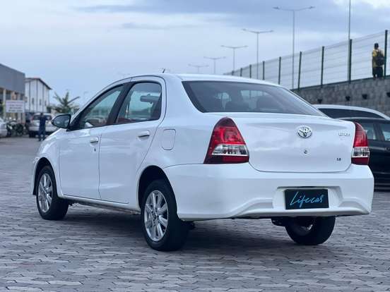 TOYOTA-ETIOS-2020