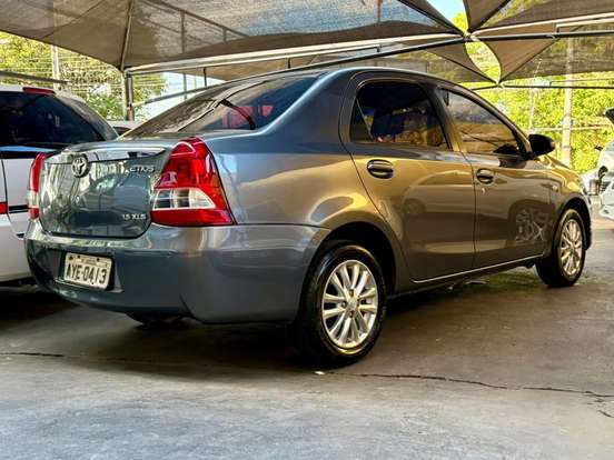 TOYOTA-ETIOS-1.5 XLS SEDAN 16V FLEX 4P MANUAL TOYOTA-ETIOS-2014
