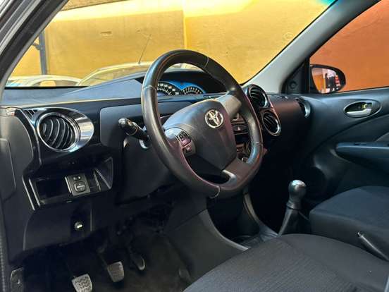 TOYOTA-ETIOS-2014