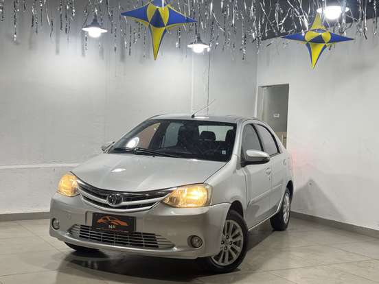TOYOTA-ETIOS-1.5 XLS SEDAN 16V FLEX 4P MANUAL TOYOTA-ETIOS-2015