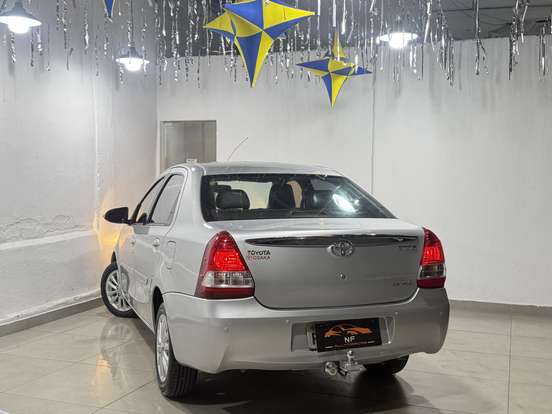 TOYOTA-ETIOS-2015