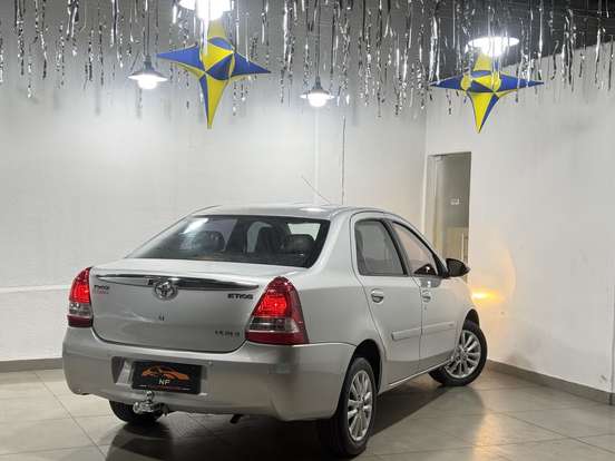 TOYOTA-ETIOS-2015