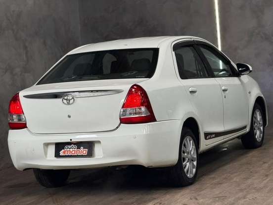 TOYOTA-ETIOS-2013