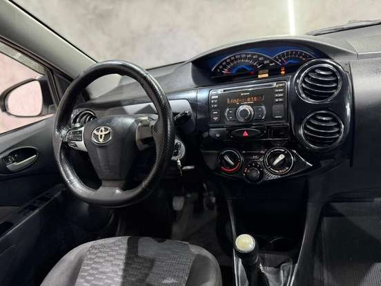 TOYOTA-ETIOS-2013