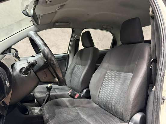 TOYOTA-ETIOS-2013