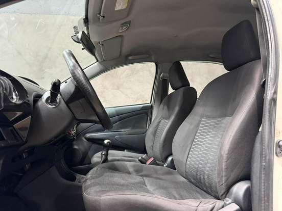 TOYOTA-ETIOS-2013