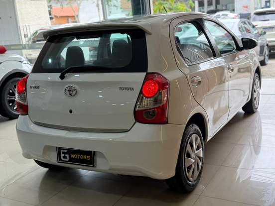 TOYOTA-ETIOS-2016