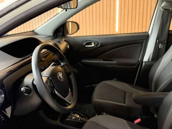 TOYOTA-ETIOS-1.5 XS 16V FLEX 4P AUTOMÁTICO TOYOTA-ETIOS-2016